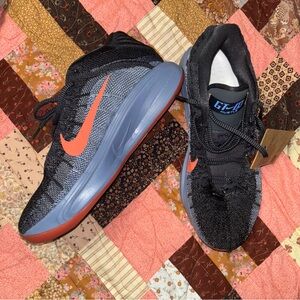 Nike NWT Zoom GT Hustle 3 size 11.5